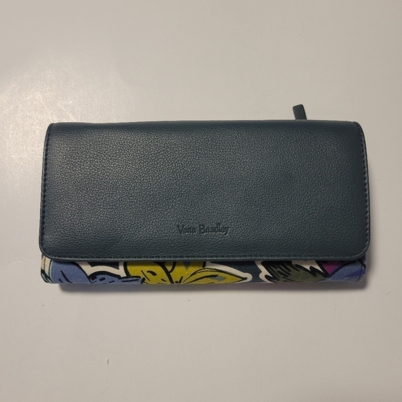Vera Bradley NWT Falling Flowers RFID Audrey Wallet. - Picture 5 of 15